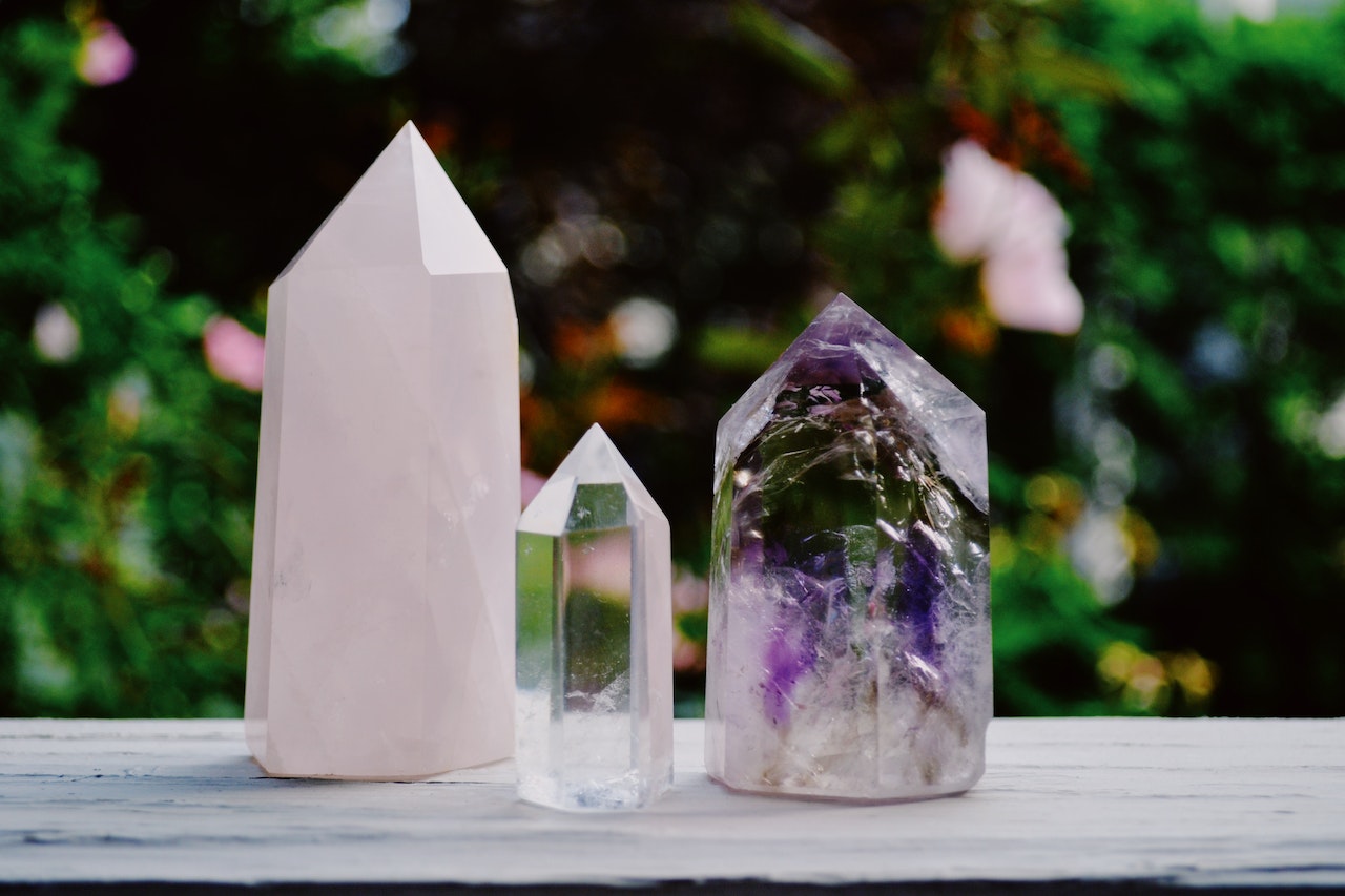 The Magic of Crystal Healing: A Beginner's Guide 🌟